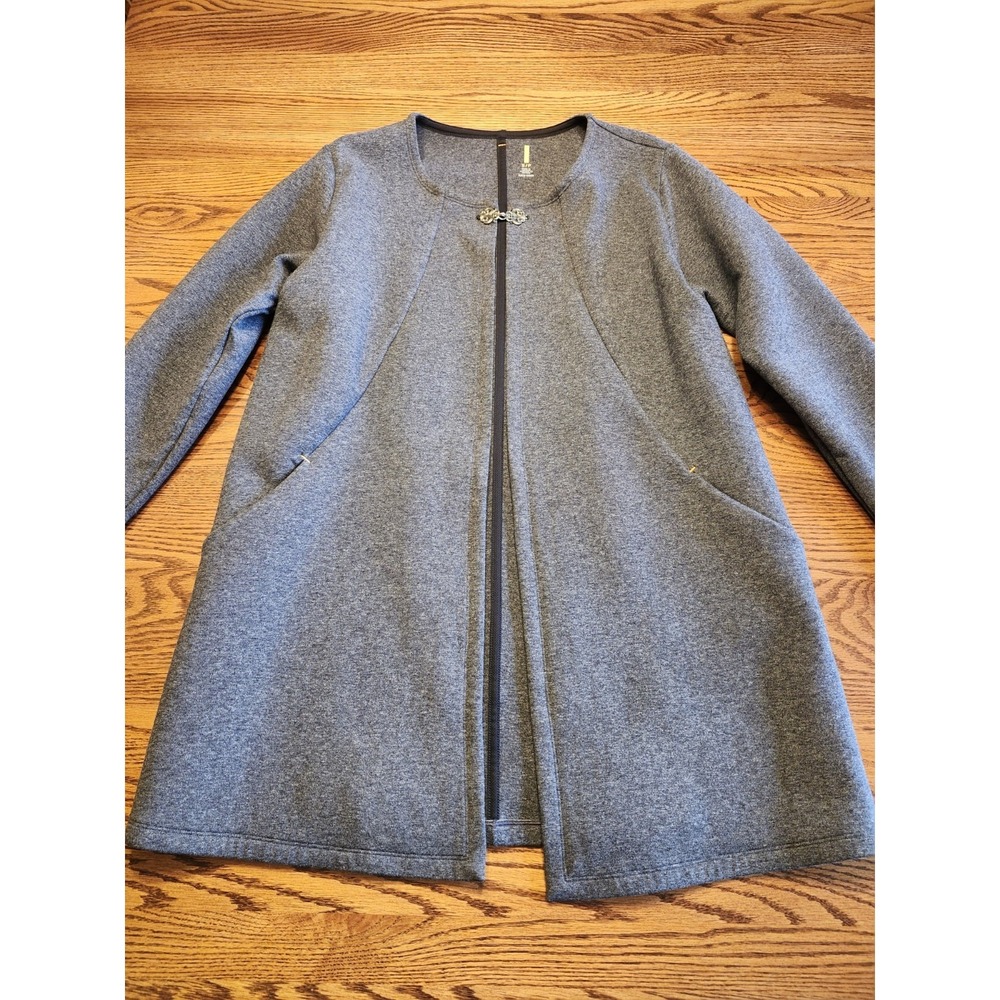 Lucy Athletic Wear Cardigan Womens Gray Size Small‎ Decorative Clasp Laganlook